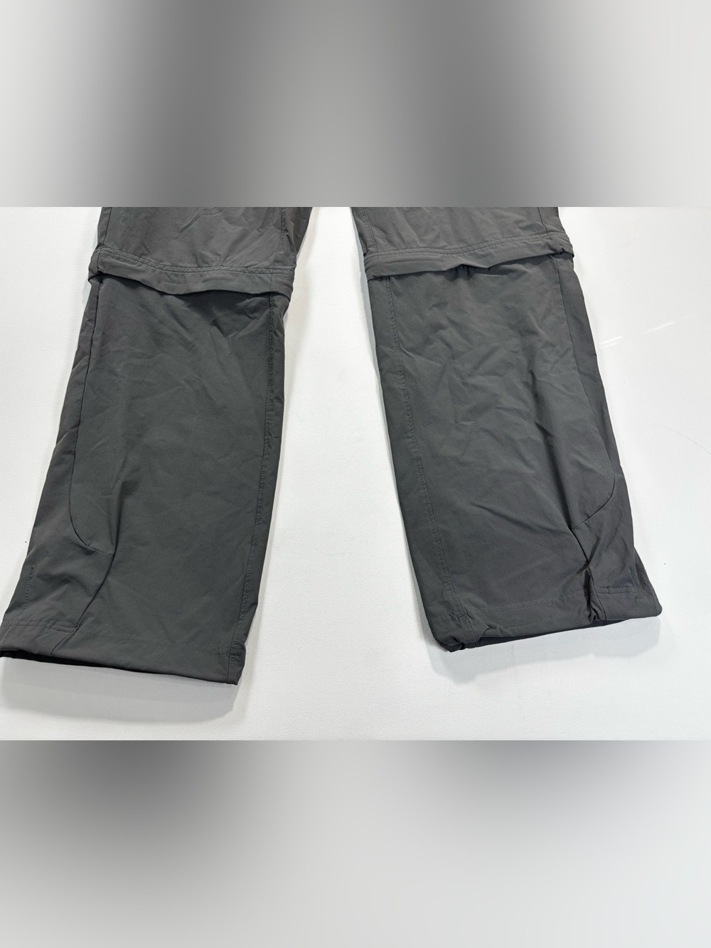 Mountain Hardwear Gray Women's Convertible Cargo Pants - Picture 4 of 11